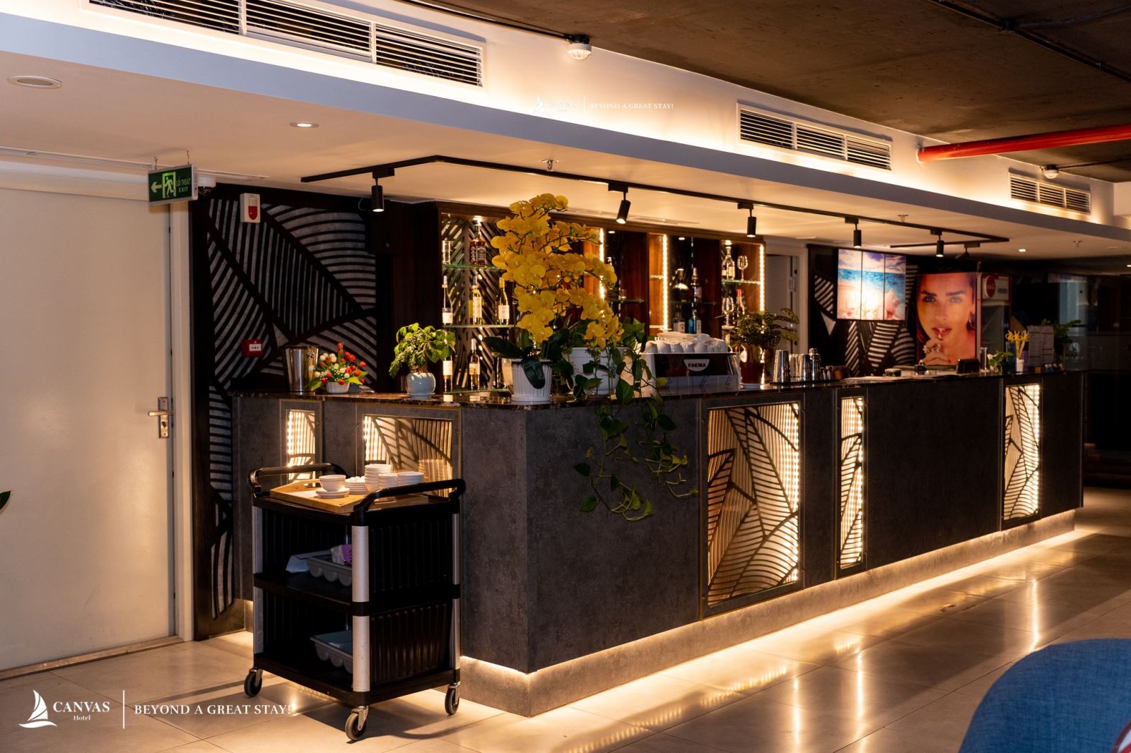 Sailing Rooftop Bar